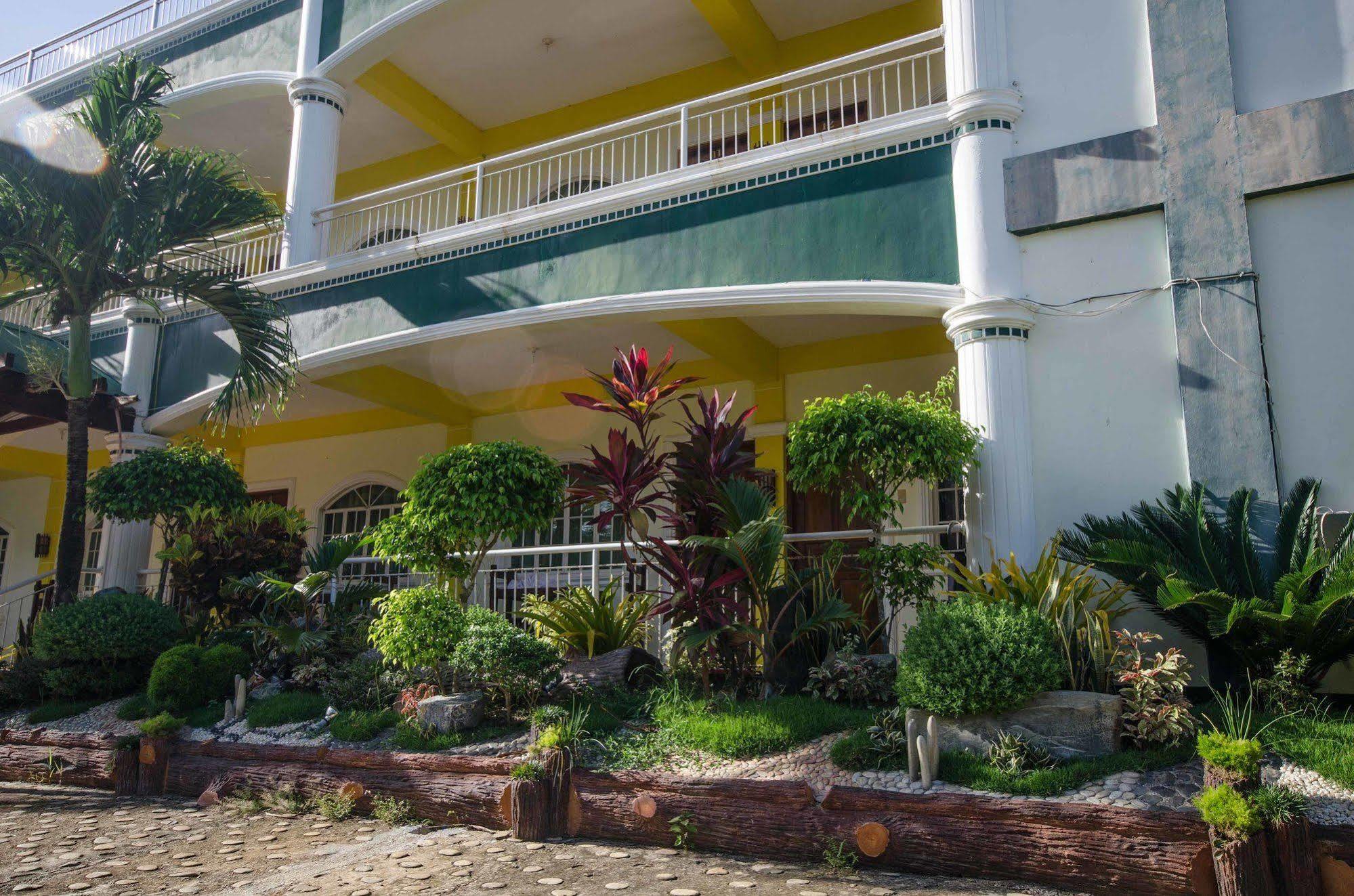 Reddoorz Premium @ Abueg Road Extension Puerto Princesa Exterior foto