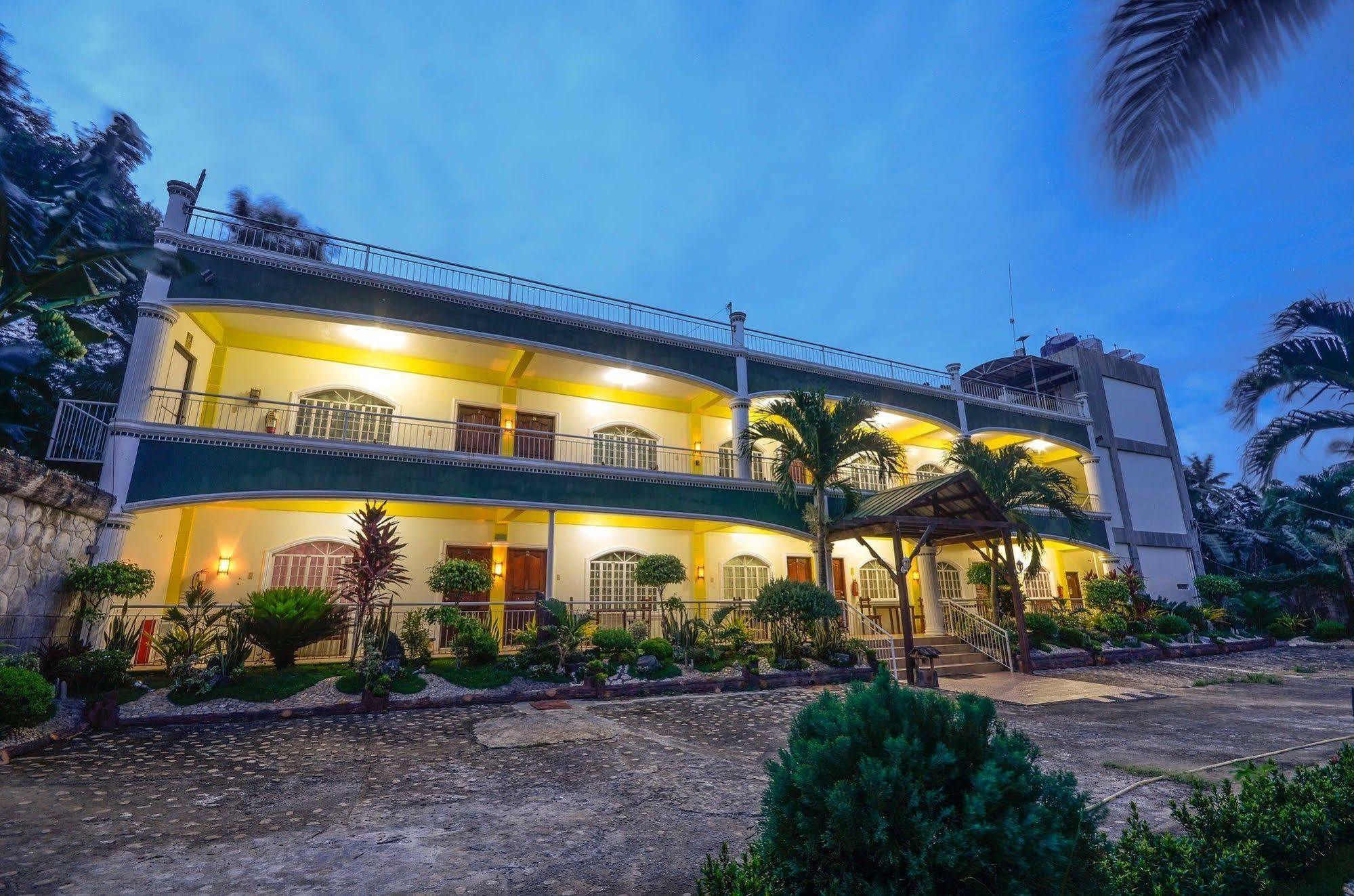 Reddoorz Premium @ Abueg Road Extension Puerto Princesa Exterior foto