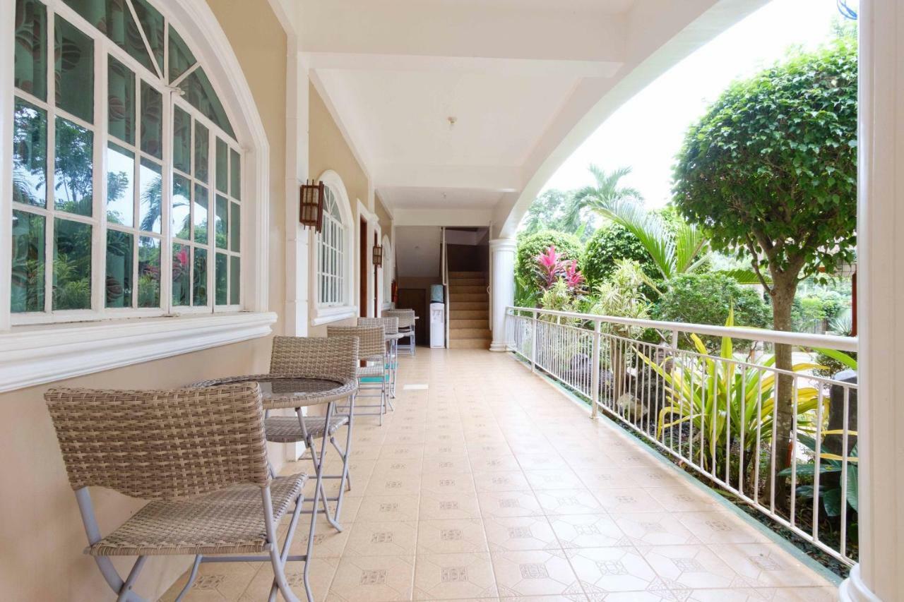 Reddoorz Premium @ Abueg Road Extension Puerto Princesa Exterior foto