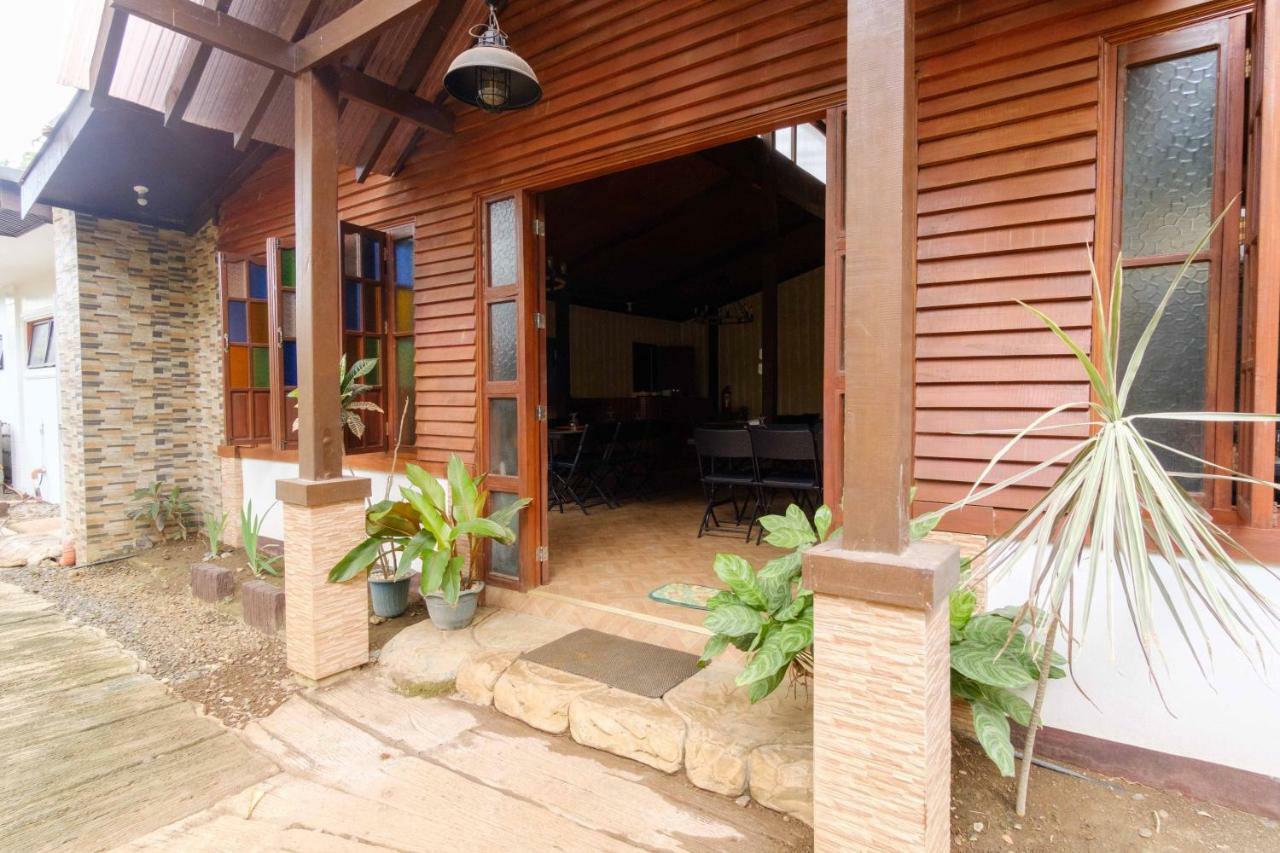 Reddoorz Premium @ Abueg Road Extension Puerto Princesa Exterior foto